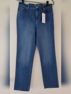 Two Pair Of Gloria Vanderbilt Amanda Slimming Jeans Size 12P